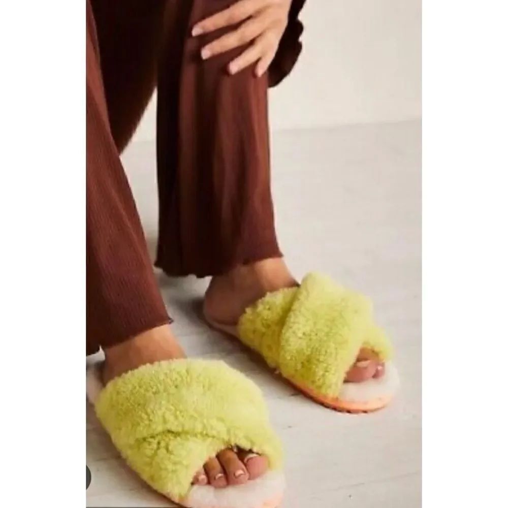 EMU Australia x Free People Mayberry Teddy Cozy Slippers Yellow Size 9